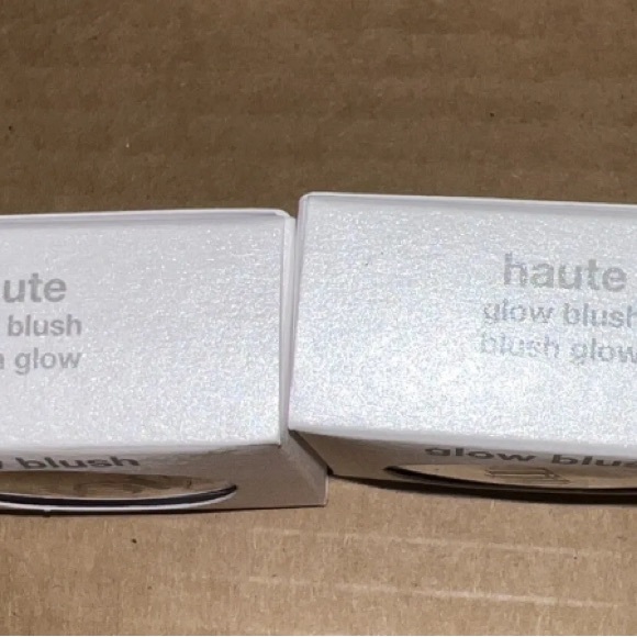 TIGI Cosmetics Glow Blush- Haute -NEW IN BOX Lot of 2 - Picture 5 of 16